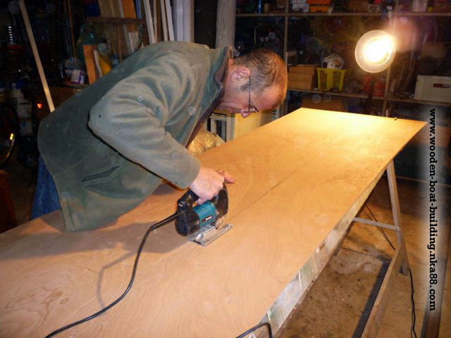 Stages of construction of the boat using marine plywood and epoxy 