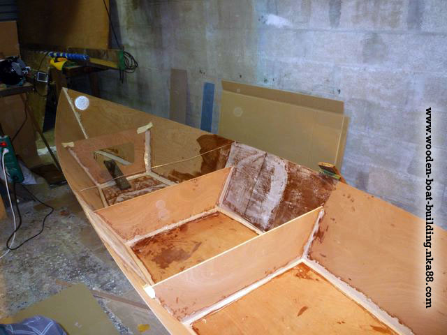 -boat-construction-415-03-stitch-and-glue-marine-plywood-small-boat 