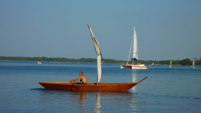 Navigation on the lake with the woodenboat : rowing test